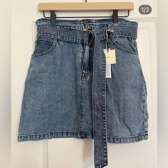 🩷 NWT Francesca’s Denim Skirt with Belt - Picture 1 of 2